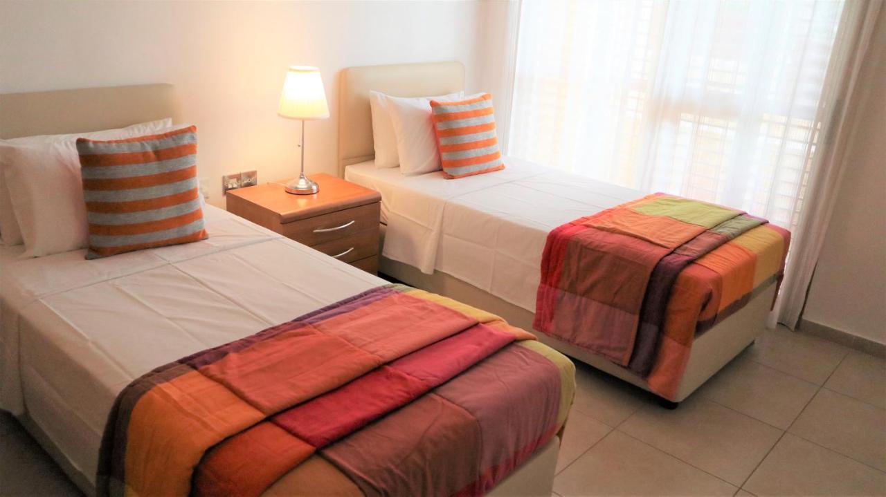 Chronas By Prestige Bookings Coral Bay Eksteriør billede